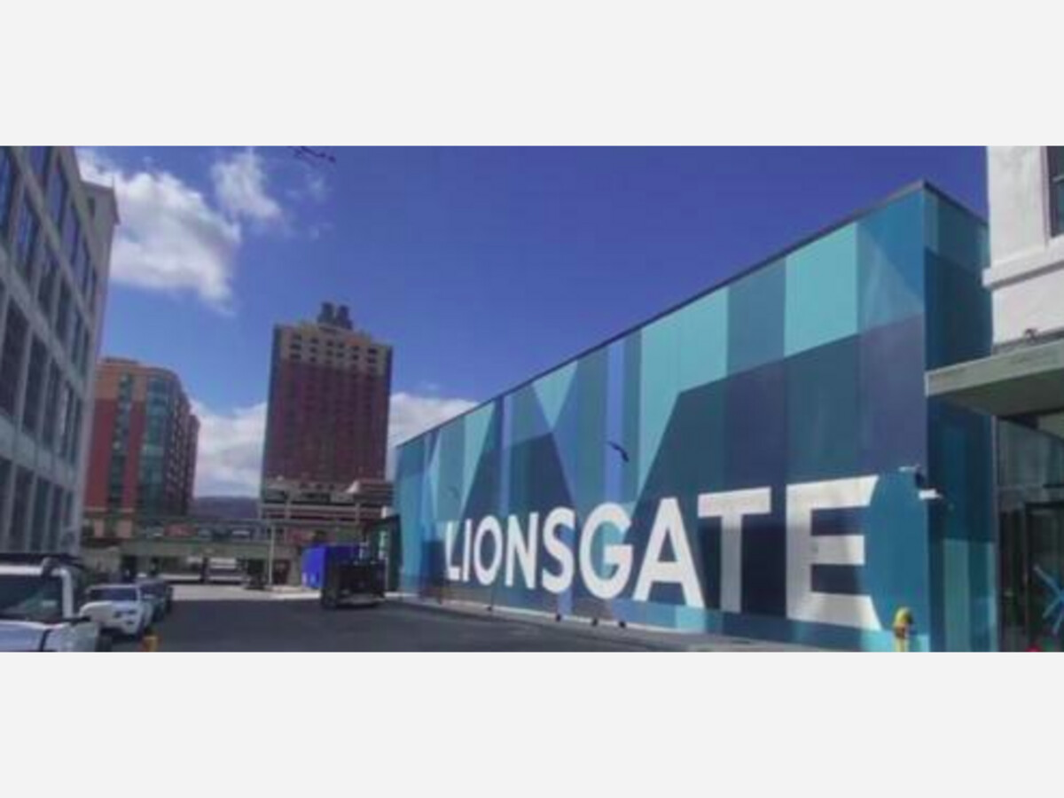 HOLLYWOOD ON THE HUDSON: Yonkers Culinary Students From The Charter School Of Educational Excellence Tour Lionsgate Studios’ Kitchen
